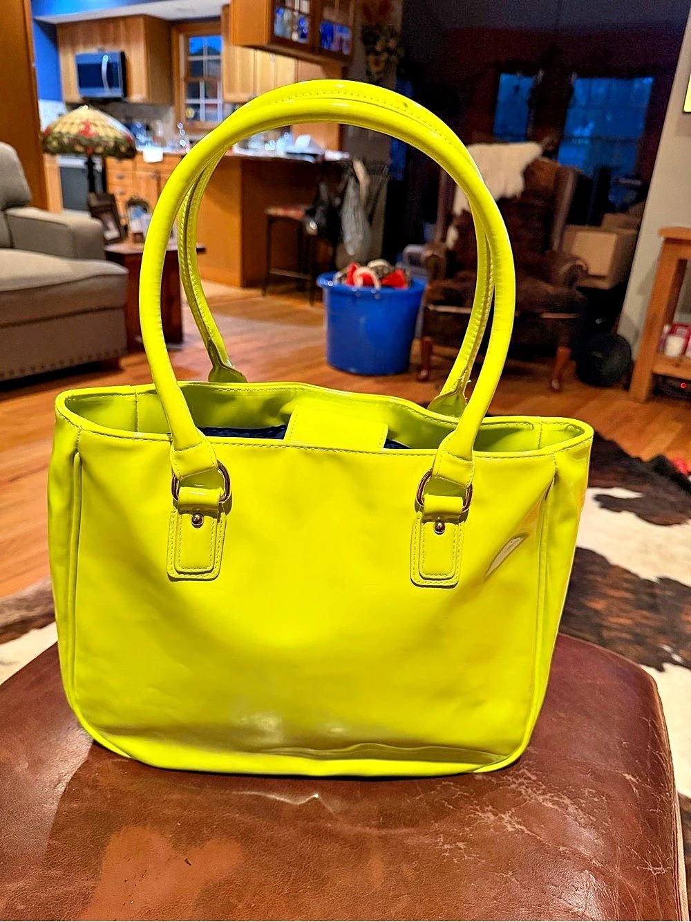 Glossy Tote in Yellow